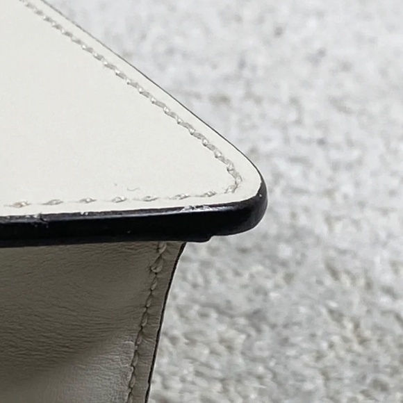 Authentic Pre-Owned Gucci Sylvie Shoulder Bag White - Picture 14 of 16